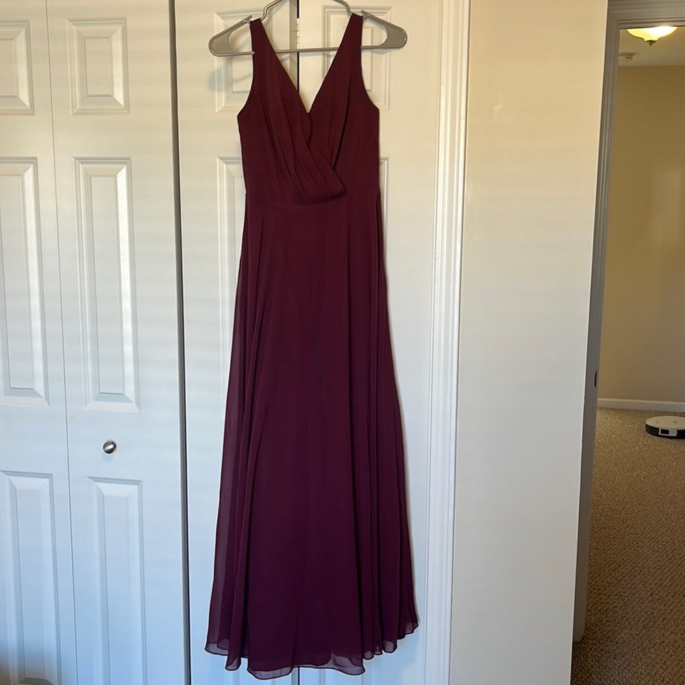 Burgundy floor length bridesmaid dress size 4 (tailored to fit like a 0)